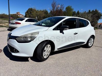 Usado Renault Clio III Collection 75 CV (55 kW) 2014 Blanco Berlina