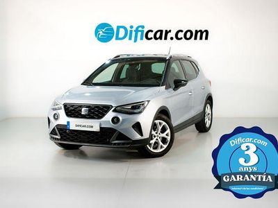 Usado Seat Arona Style 110 CV (80 kW) 2022 Gris / plata SUV