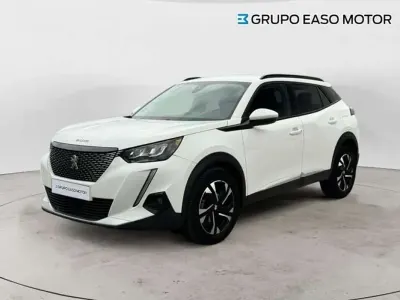Usado Peugeot 2008 Allure 110 CV (80 kW) 2021 Blanco SUV