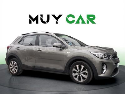 Gris / plata Usado 2022 Kia Stonic SUV | 17.490 € (Precio justo)