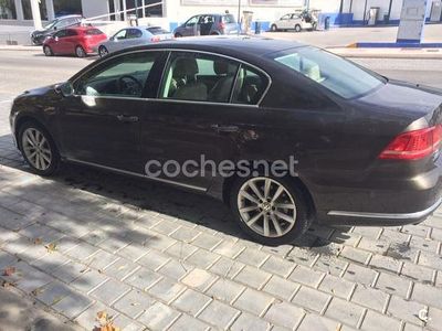 Usado VW Passat Highline 170 CV (125 kW) 2013 Negro Berlina