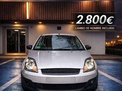 Usado Ford Fiesta Ambiente 69 CV (50 kW) 2006 Gris Utilitario
