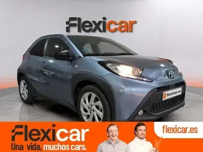 Usado Toyota Aygo 72 CV (52 kW) 2024 Azul