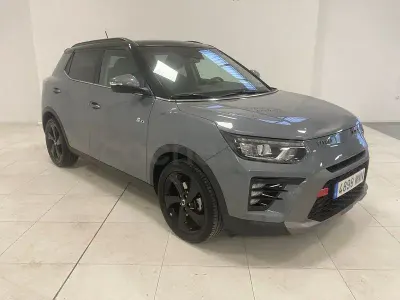 Usado KGM Tivoli 163 CV (119 kW) 2024 Gris / plata SUV