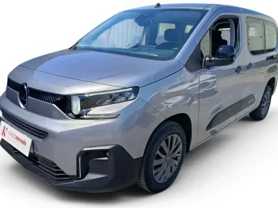 Usado Citroën Berlingo 131 CV (96 kW) 2025 Gris Monovolumen