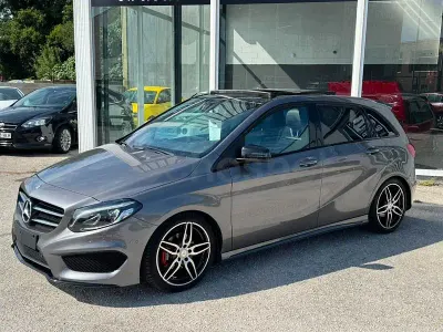 Usado Mercedes B180 AMG 109 CV (80 kW) 2016 Gris / plata Utilitario