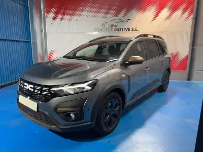 Usado Dacia Jogger Extreme 140 CV (102 kW) 2024 Gris / plata Monovolumen