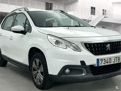 Usado Peugeot 2008 Active 100 CV (73 kW) 2016 Blanco SUV