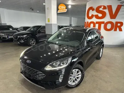 Usado Ford Kuga Titanium 225 CV (165 kW) 2021 Negro SUV