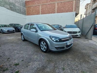 Usado Opel Astra Cosmo 120 HP (88 kW) 2006 Cinzento Citadino