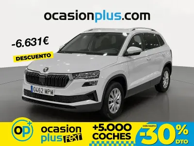 Usado Skoda Karoq Selection 115 CV (84 kW) 2024 Blanco SUV