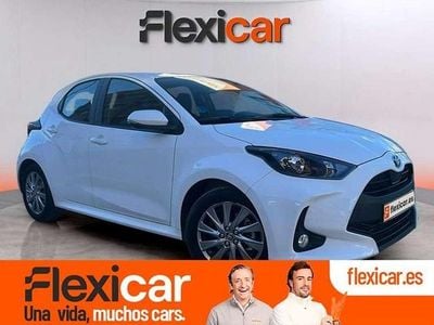 Blanco Usado 2023 Toyota Yaris Hybrid Active Utilitario | 19.790 € (Precio justo)