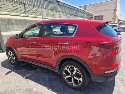 Usado Kia Sportage 132 CV (97 kW) 2018 Granate SUV