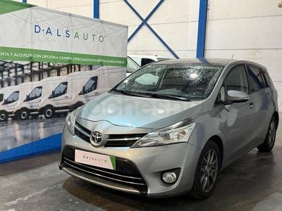 Usado Toyota Verso Advance 132 CV (97 kW) 2013 Gris / plata Monovolumen