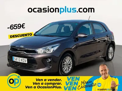 Usado Kia Rio 100 CV (73 kW) 2017 Marrón Berlina