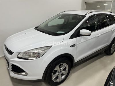 Usado Ford Kuga Trend 120 CV (88 kW) 2016 Blanco SUV