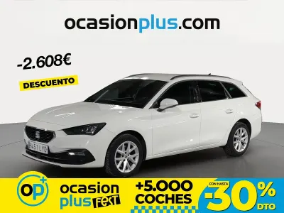 Usado Seat Leon Style 150 CV (110 kW) 2022 Blanco Familiar