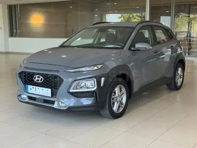 Usado Hyundai Kona 120 CV (88 kW) 2020 Gris / plata SUV