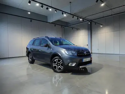 Usado Dacia Logan MCV Comfort 90 CV (66 kW) 2020 Gris / plata Familiar