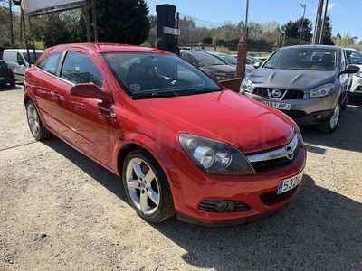 Usado Opel Astra GTC Sport 100 CV (73 kW) 2006 Rojo Berlina
