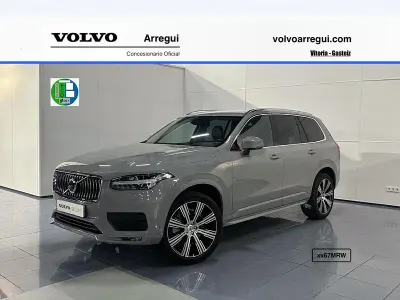 Käytetty Volvo XC90 Core 250 HP (183 kW) 2024 Harmaa Katumaasturi