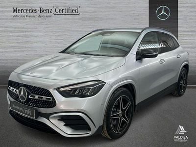 Usado Mercedes GLA200 AMG line 150 CV (110 kW) 2025 Gris / plateado SUV