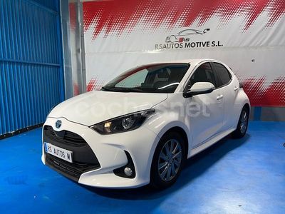 Usado Toyota Yaris Hybrid Active 116 CV (85 kW) 2023 Blanco Berlina