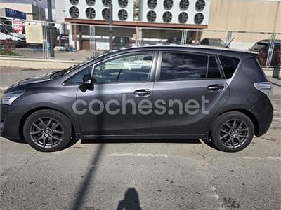 Usado Toyota Verso Comfort 112 CV (82 kW) 2015 Gris / plata Monovolumen