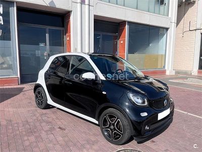 Usado Smart ForFour Passion 90 CV (66 kW) 2017 Negro Utilitario