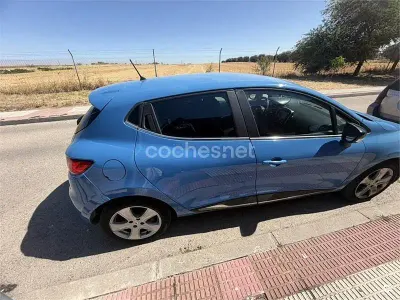 Usado Renault Clio IV Zen 120 CV (88 kW) 2015 Azul Berlina