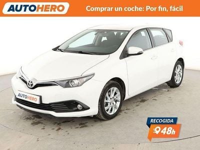 Usado Toyota Auris Active 116 CV (85 kW) 2016 Blanco Berlina
