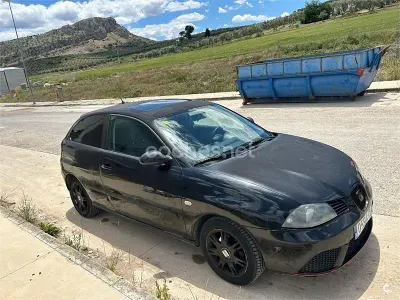 Usado Seat Ibiza Stella 75 CV (55 kW) 2003 Negro Utilitario
