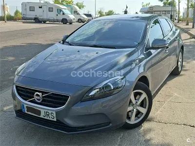 Usado Volvo V40 Momentum 150 CV (110 kW) 2016 Gris / plata Berlina