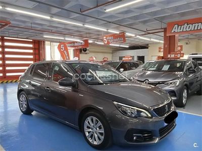 Usado Peugeot 308 Active 130 CV (95 kW) 2020 Gris / plata Berlina