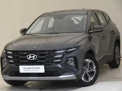 Usado Hyundai Tucson 160 CV (117 kW) 2025 Gris / plata SUV