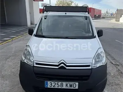 Usado Citroën Berlingo Live 100 CV (73 kW) 2018 Blanco Monovolumen