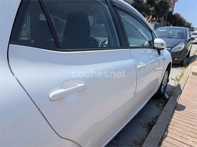 Toyota Auris Hybrid