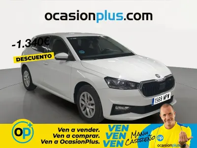 Usado Skoda Fabia Selection 95 CV (69 kW) 2024 Blanco Utilitario