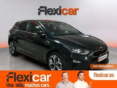 Begagnad Kia Ceed 136 HK (100 kW) 2021 Blå Halvkombi