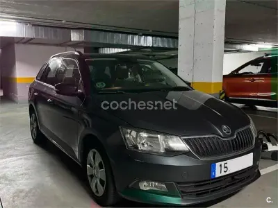 Usado Skoda Fabia Ambition 90 CV (66 kW) 2017 Gris / plata Familiar