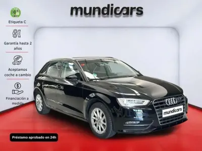 Usado Audi A3 Sportback Attraction 105 CV (77 kW) 2015 Negro Utilitario