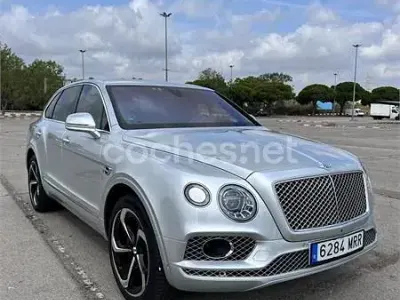Usado Bentley Bentayga 608 CV (447 kW) 2019 Gris / plata SUV