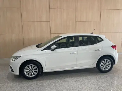 Usado Seat Ibiza Style 115 CV (84 kW) 2025 Blanco Utilitario