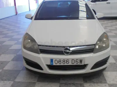 Usado Opel Astra Enjoy 100 CV (73 kW) 2005 Blanco Familiar