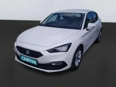 Usado Seat Leon Style 116 CV (85 kW) 2021 Blanco Utilitario