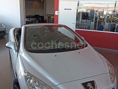 Usado Peugeot 308 CC Active 122 CV (89 kW) 2013 Blanco Descapotable