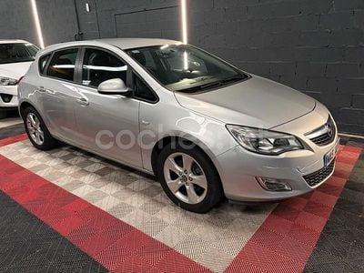 Gris / plata Usado 2012 Opel Astra Sportive Berlina | 5790 € (Precio justo)