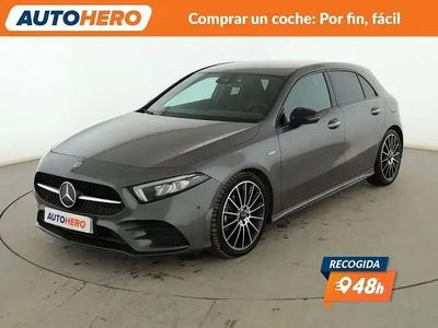 Usado Mercedes A180 AMG line 136 HP (100 kW) 2021 Cinzento Sedan