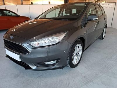 Usado Ford Focus Trend+ 125 CV (91 kW) 2017 Gris Berlina