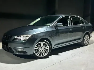Usado Seat Toledo Style 110 CV (80 kW) 2018 Gris / plata Utilitario